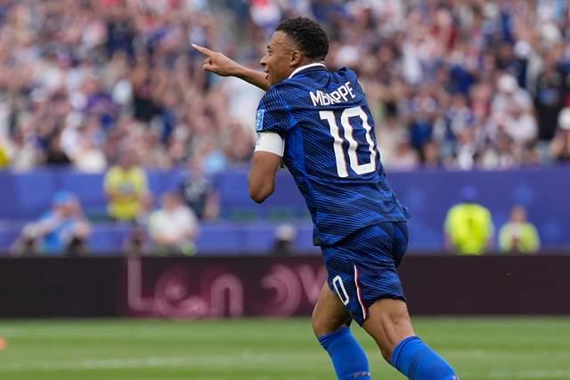 姆巴佩双响改写历史：世界杯16场16球，法国2-0击败伊拉克